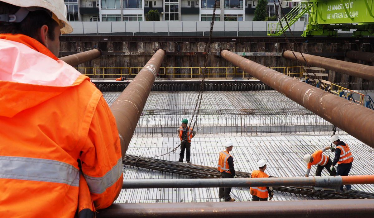 In de tunnelbouwkuip was een strakke planning een vereiste voor de veiligheid. © Reen van Beek